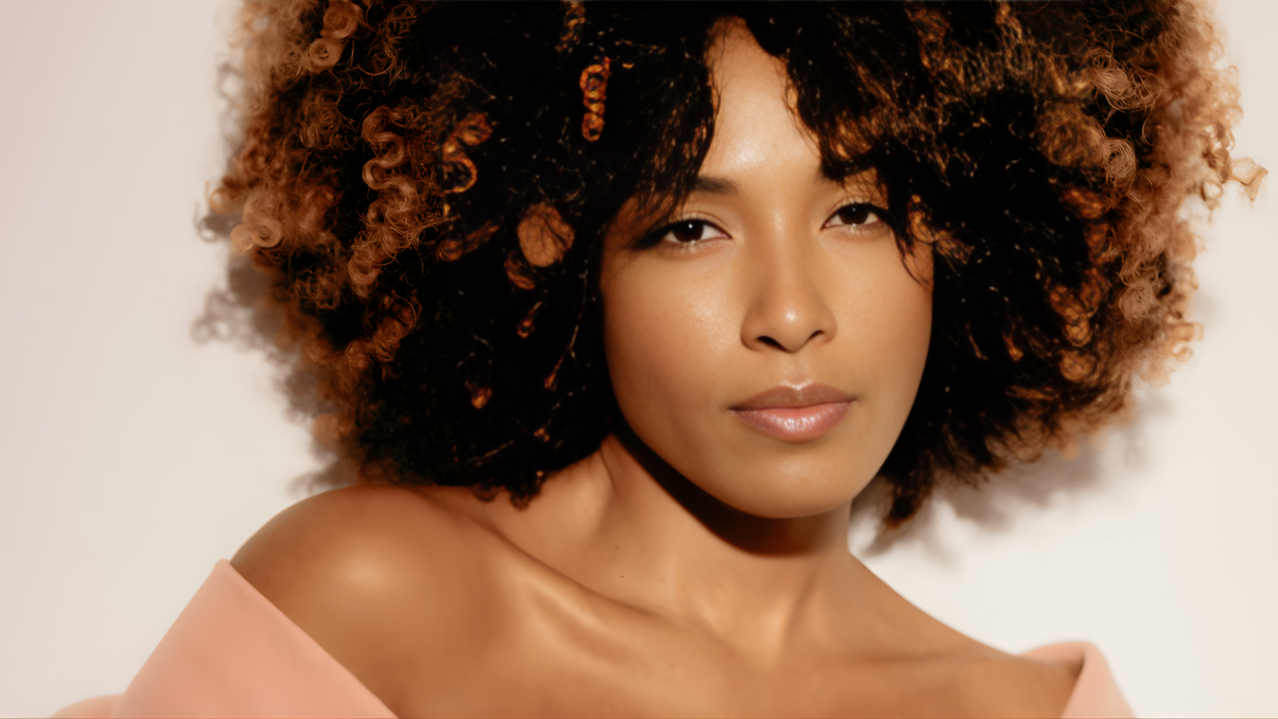 The Modern Lifestyle Guide to Health, Hair, and Effortless Fashion