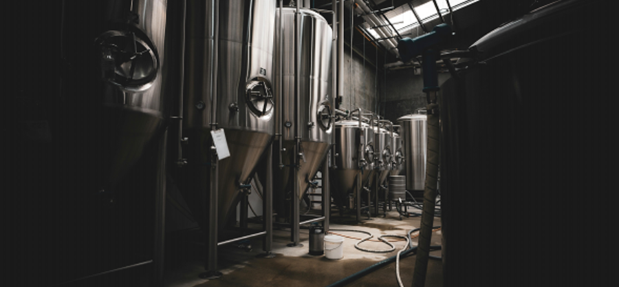 Top Considerations When Choosing Manways for Farm and Commercial Tanks