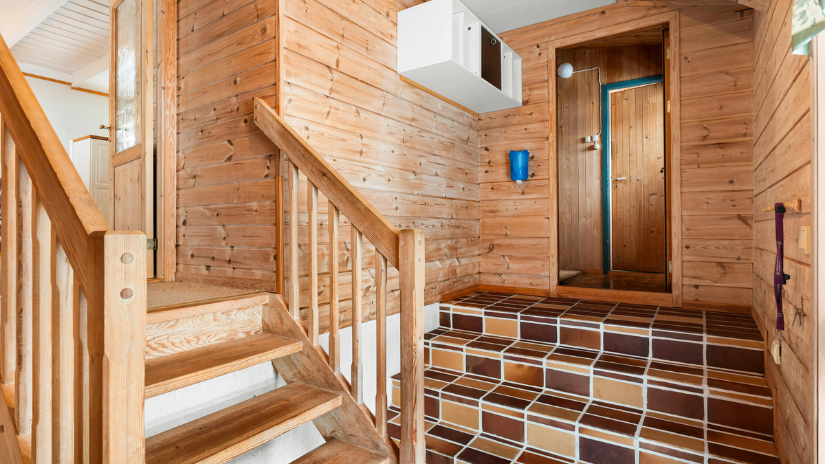 Wood Chandeliers: Bringing Organic Warmth Into Modern Interiors