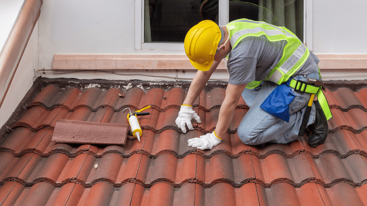 Best Emergency Roof Repair Services in Council Bluffs: Tarp Fast, Protect the Claim