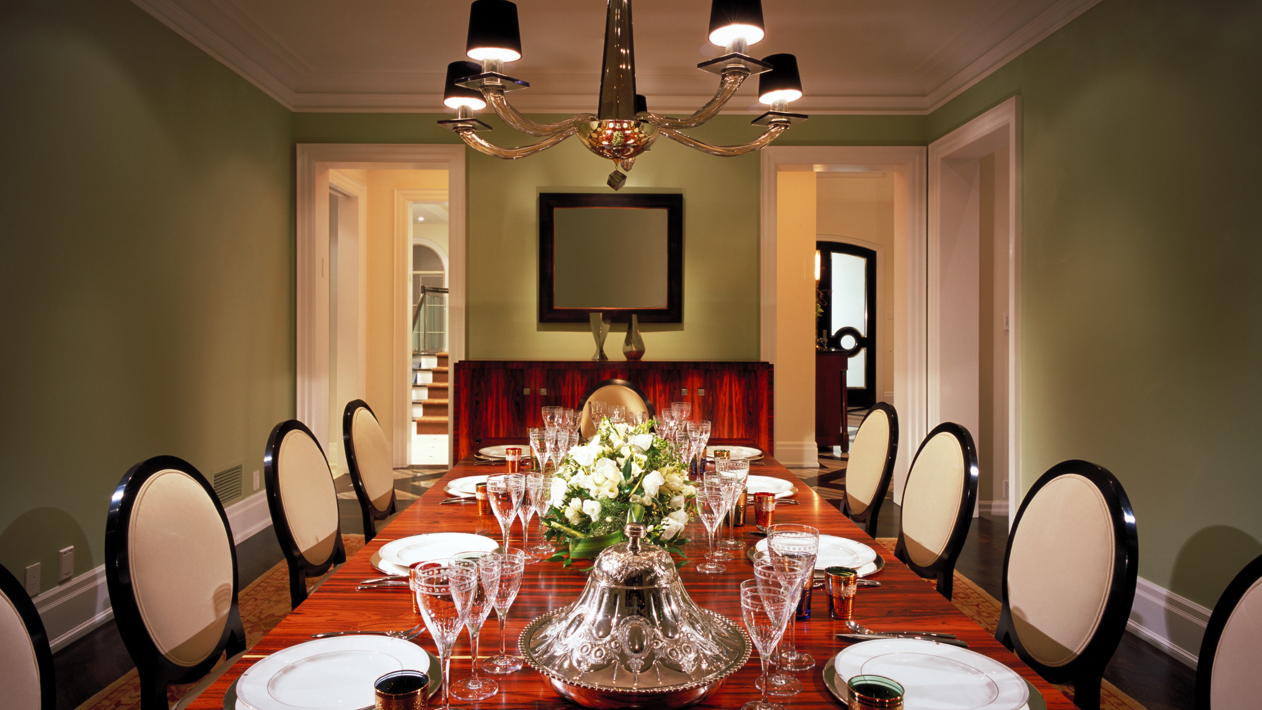 Quiet Luxury in the Dining Room Choosing Materials that Feel High End