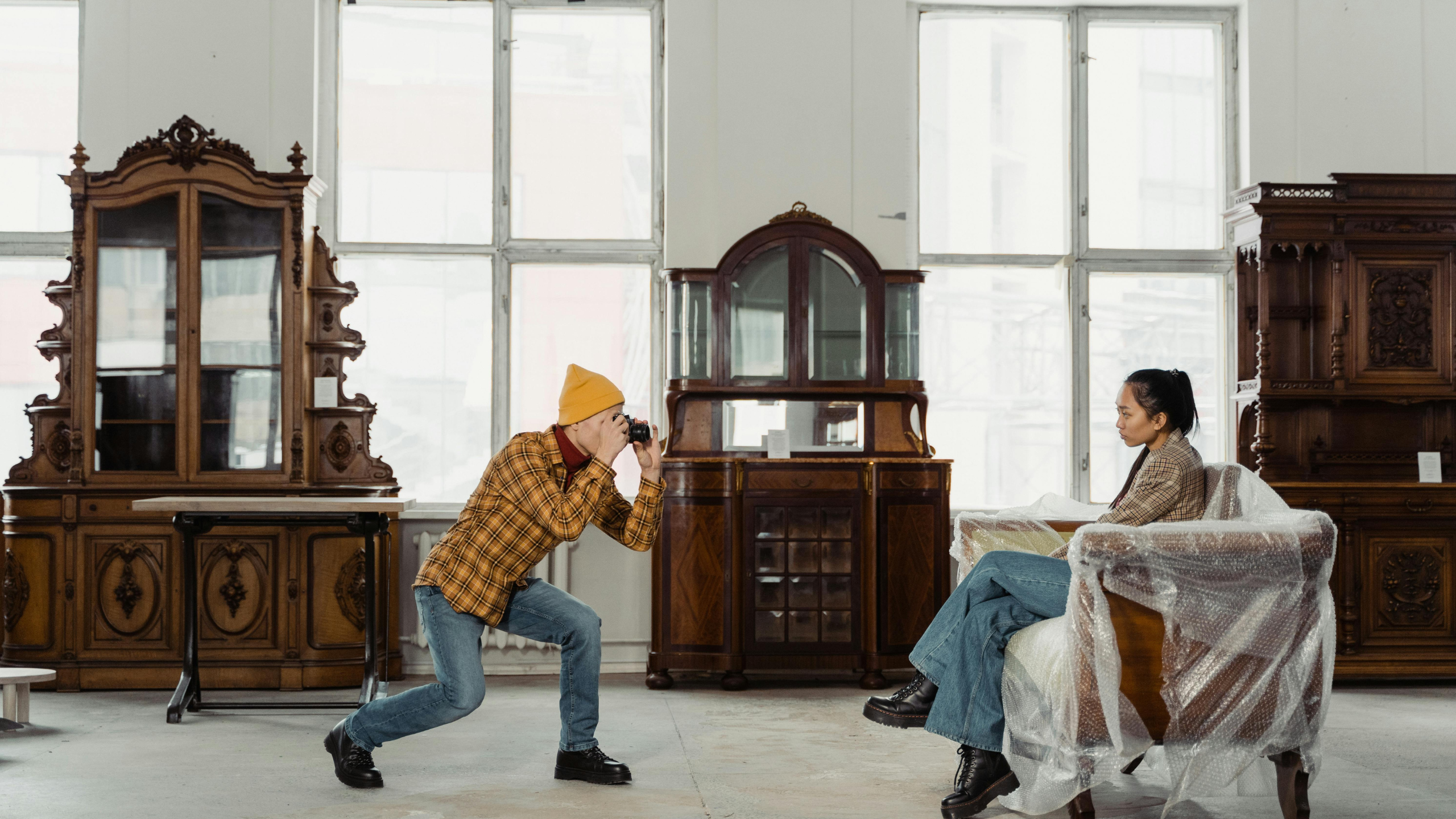 Product Demo Videos for Furniture: What Buyers Actually Want to See