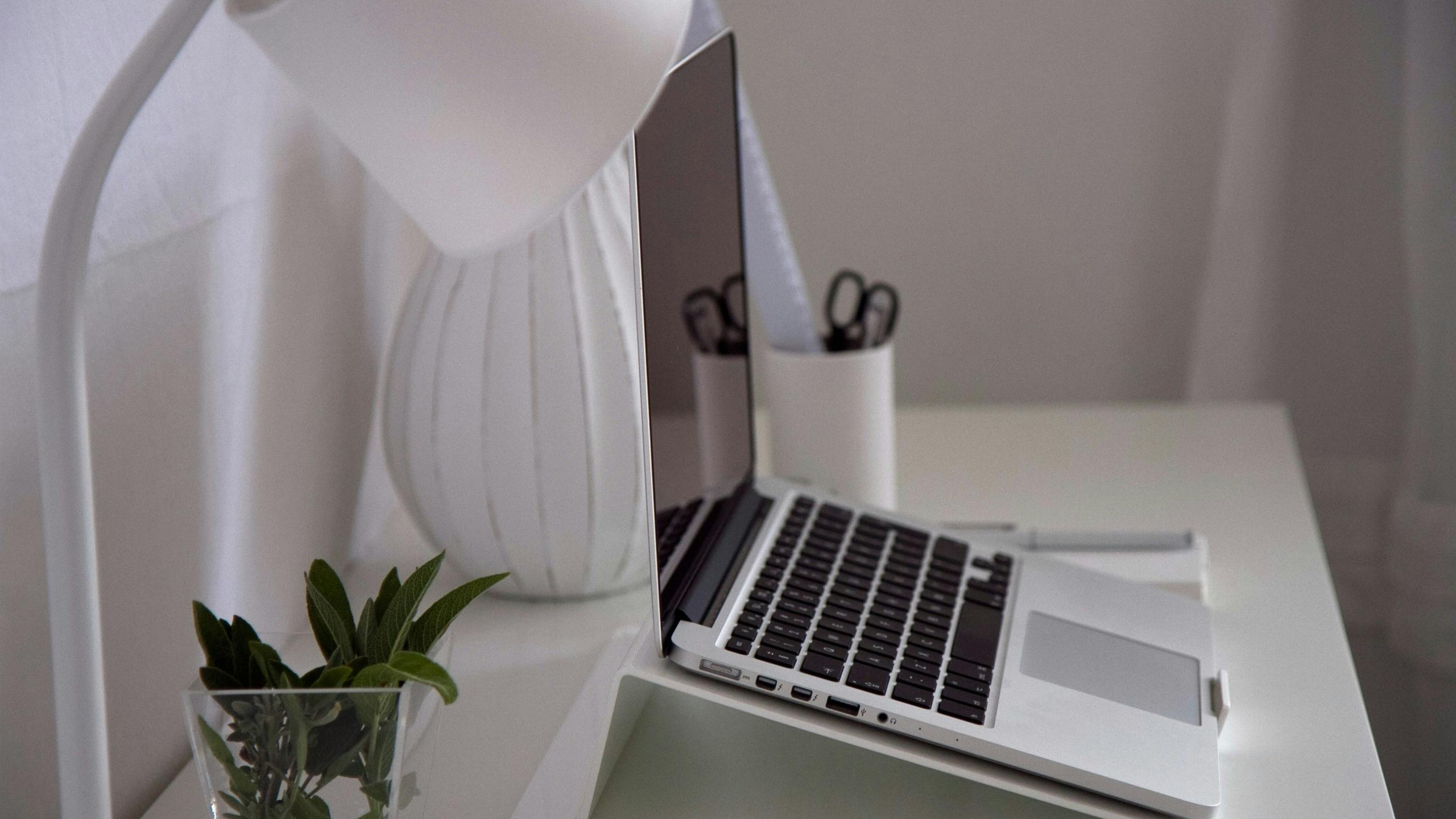 Small Space, Big Performance: The Home-Office Setup That Makes Any Laptop Feel Faster