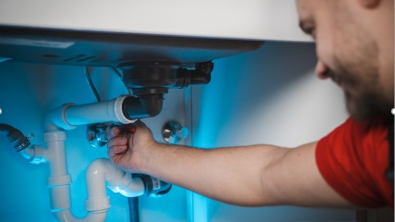 8 Reasons Professional Plumbing Services Are Worth It