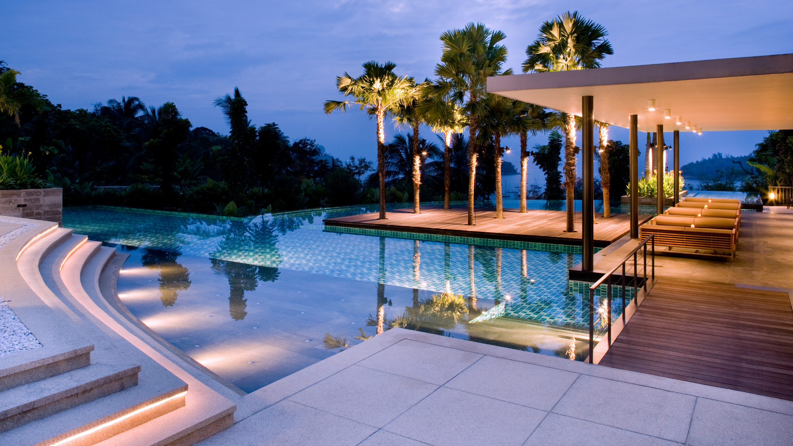 How to Plan Outdoor Lighting for Pools and Water Features