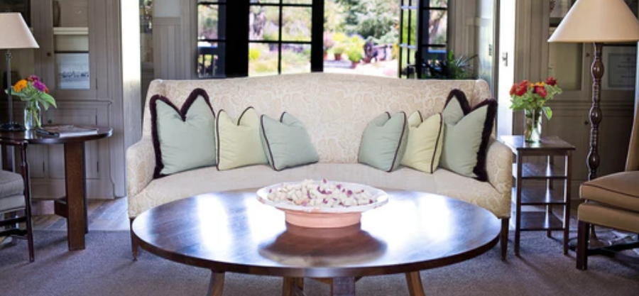 Maximizing Minimal: Clever Interior Solutions for Cozy Living Spaces