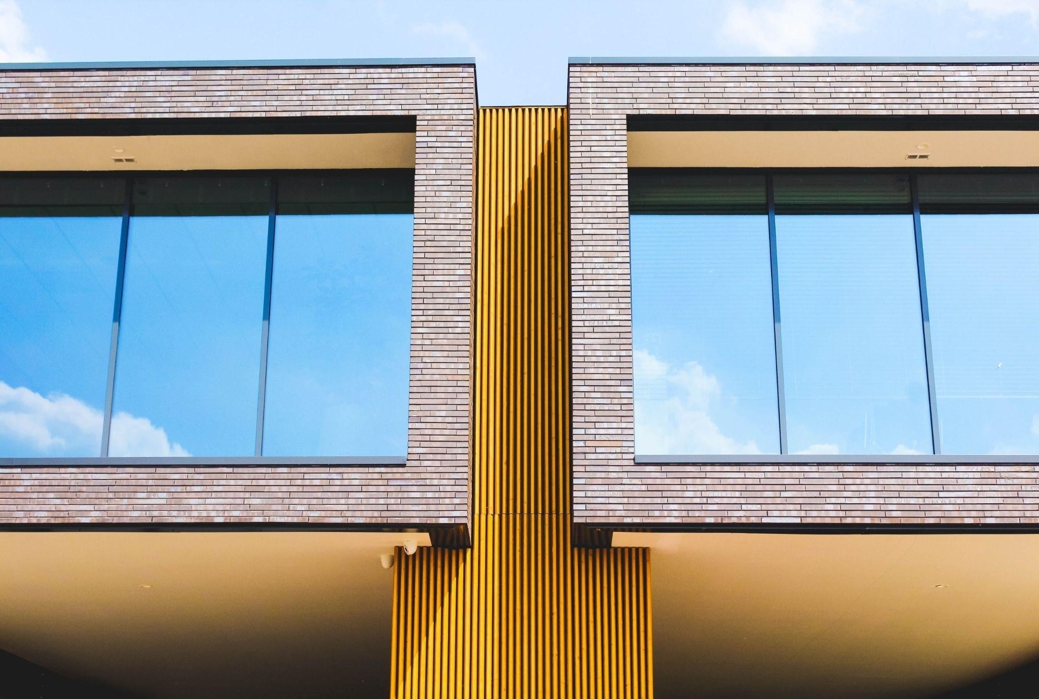 Sun and Sustainability: How to Create an Eco-Friendly Sun-Resilient Home