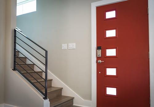 HOG tips on  5 ways to select best door for home