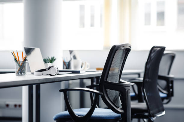 How To Choose The Right Office Chair For Maximum Comfort & Support