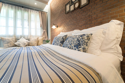 Maximizing Space and Comfort: The Best Queen Beds for Small Bedrooms