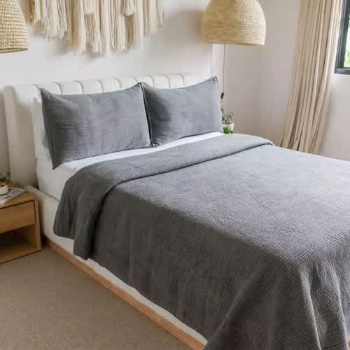 3-piece Quilted Comforter Set. Home Office Garden | HOG-HomeOfficeGarden | online marketplace