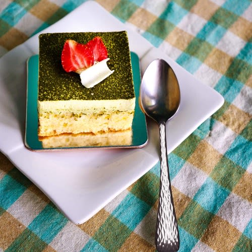 76 Nkan Flatware Ṣeto