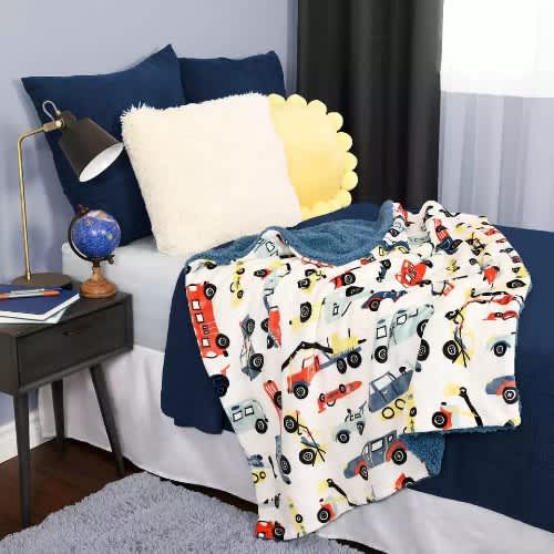 Life Comfort Kids Sherpa Fleece Throw Blanket - 40" X 50". Home Office Garden | HOG-HomeOfficeGarden | online marketplace