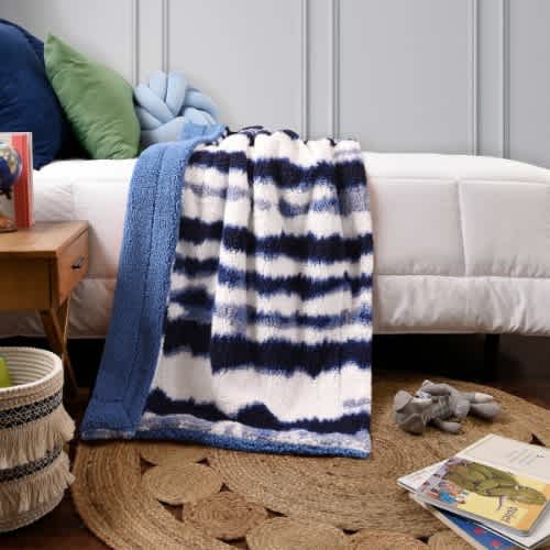 Life Comfort Kids' Ultimate Sherpa Fleece Throw Blanket - 40" X 50". Home Office Garden | HOG-HomeOfficeGarden | online marketplace