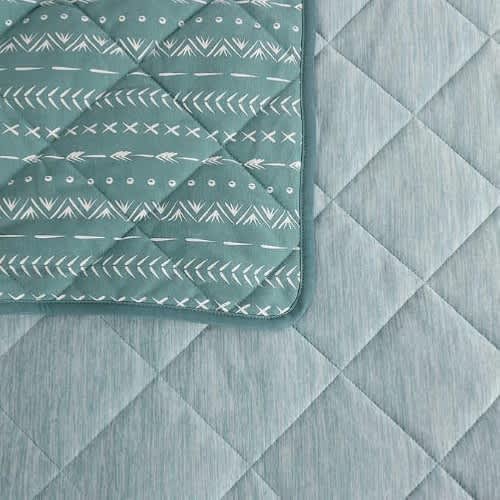 Life Comfort Reversible Cooling Throw Blanket - 60" X 70". Home Office Garden | HOG-HomeOfficeGarden | online marketplace