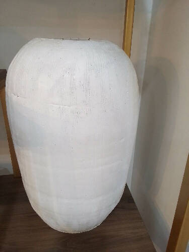 White Pottery Vase. Home Office Garden | HOG-HomeOfficeGarden | online marketplace