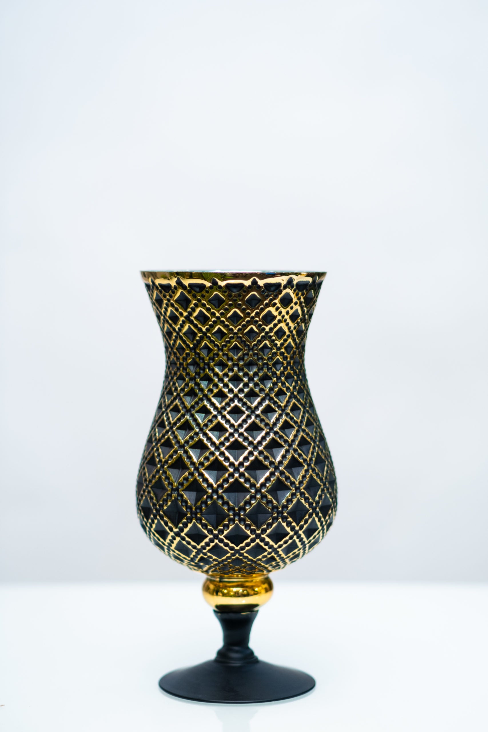 Modern Vase Table