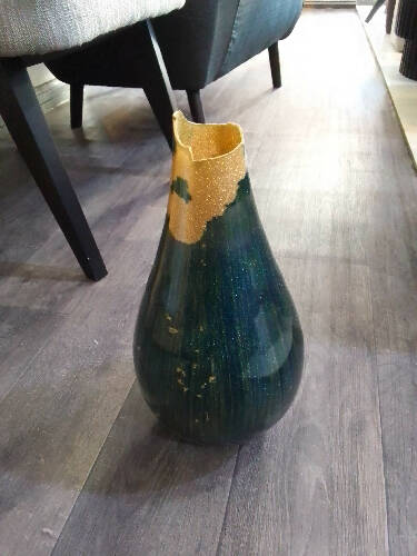 Artistic Teal Vase. Home Office Garden | HOG-HomeOfficeGarden | online marketplace