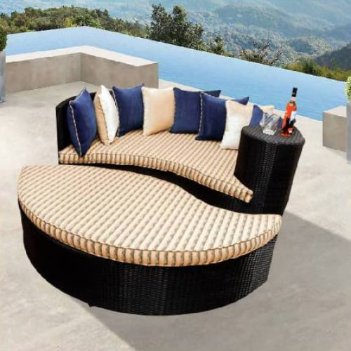 Outdoor Daybed/Moon Bed. @HOG - Home Office Garden Online Marketplace