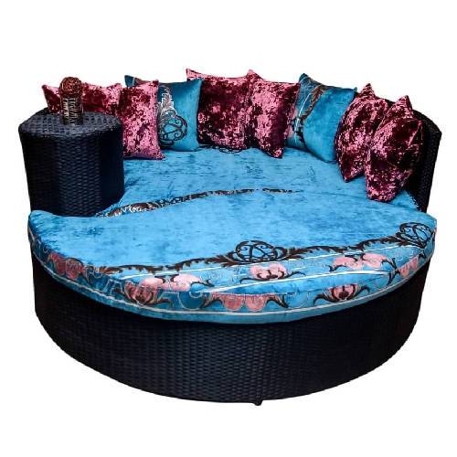 Outdoor Daybed/Moon Bed. @HOG - Home Office Garden Online Marketplace