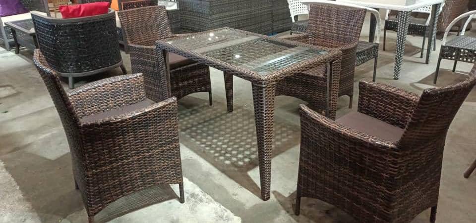 Rattan Garden Lounger 4 Seater. @HOG - Home Office Garden Online Marketplace