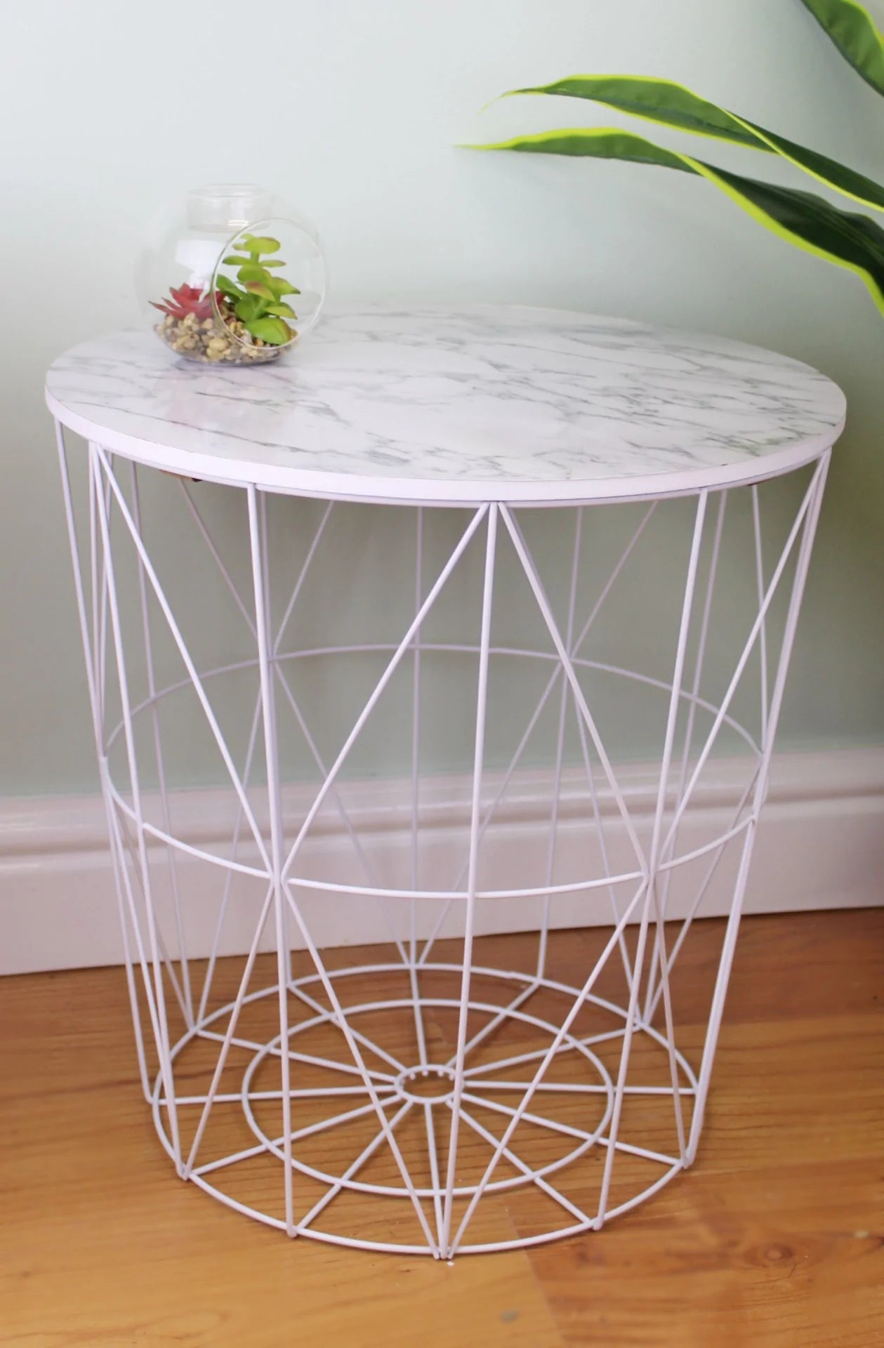 Geometric Wire Metal Tray Table
