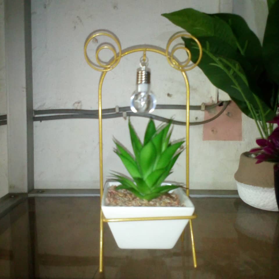 Artificial Succulent Plant with Vase and Golden Stand Home Office Garden | HOG-HomeOfficeGarden | online marketplace