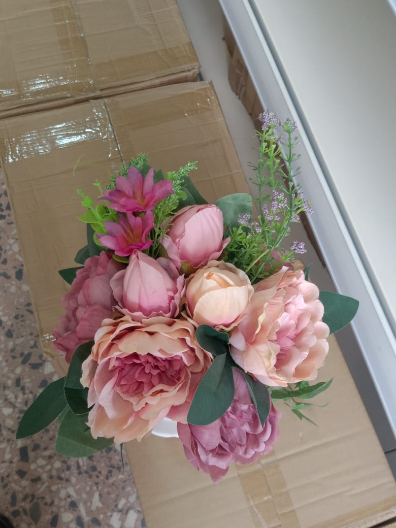 Flowers in White Ceramic Vase Home Office Garden | HOG-HomeOfficeGarden | online marketplace