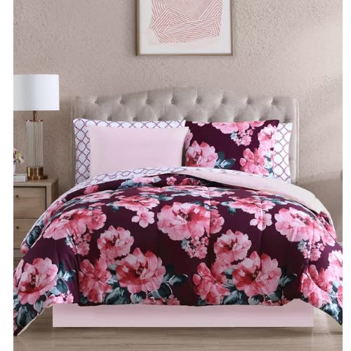 Macy's - California King ''Fiosa'' Reversible King Comforter Set - 8 Pieces