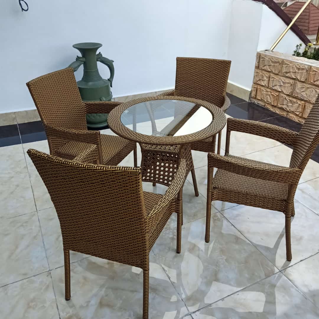 Outdoor Rattan Patio Table + 4 Chairs