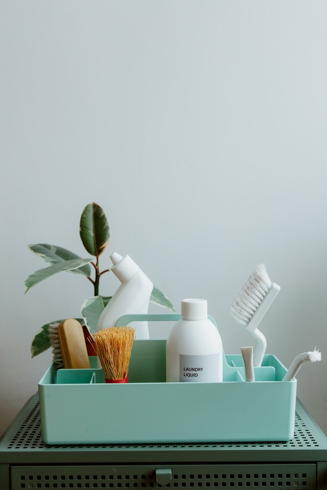 HOG article on 5 essential cleaning products you need at home