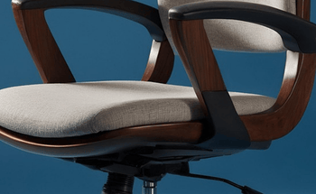 10 Office Chair Stretches That Actually Work (And You Can Do in 60 Seconds)