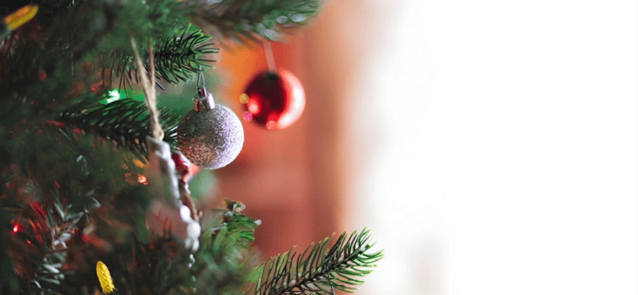 6 Christmas Decor Ideas to Make Your Tree Shine