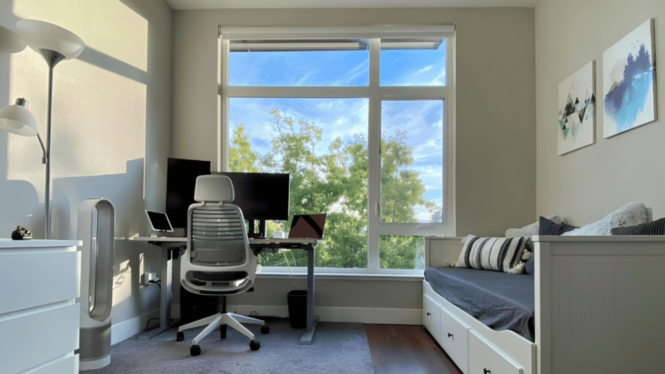 Minimalist But Productive: Fueling Creativity Through Design