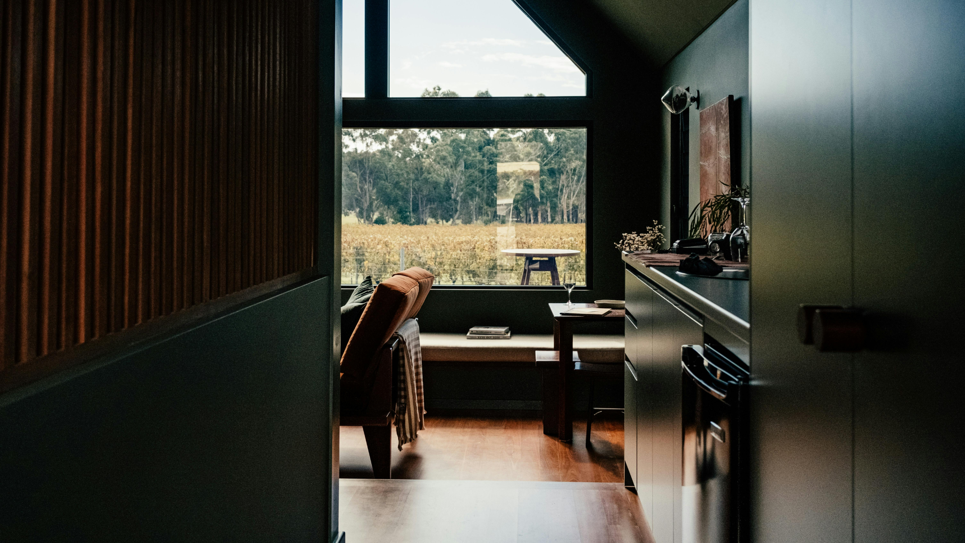 Flow Factor: How to Master Furniture Layout in Open-Concept Spaces