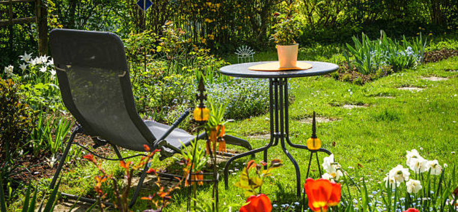 How to Create a Relaxing Garden Oasis with Modern Furniture