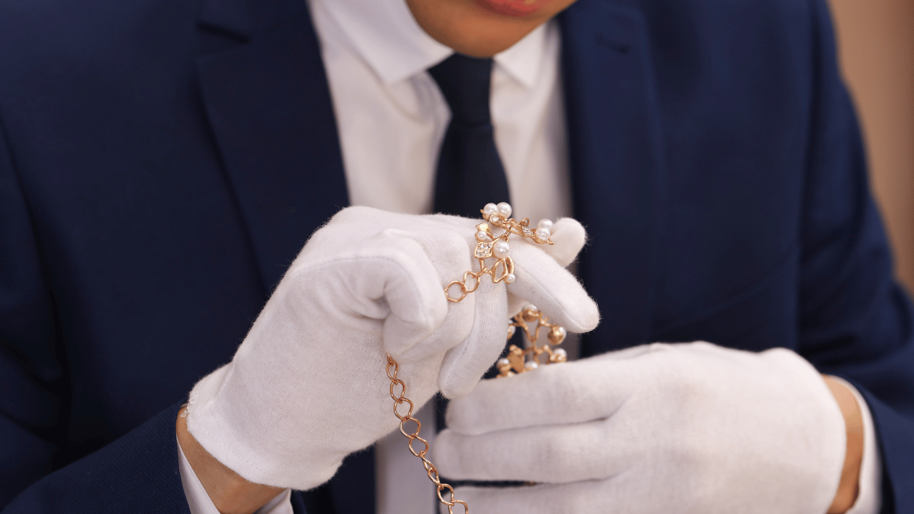 What Really Drives Estate Jewelry Value Beyond the Stone