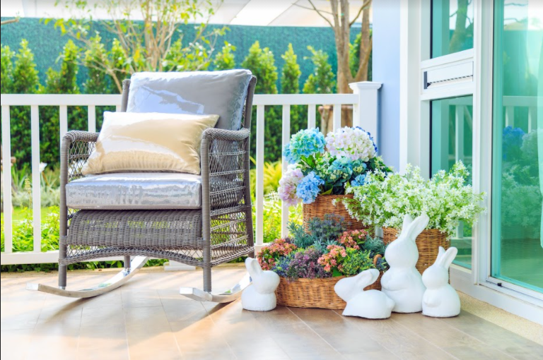 HOG TYPES OF SEATING OPTIONS FOR YOUR PORCH