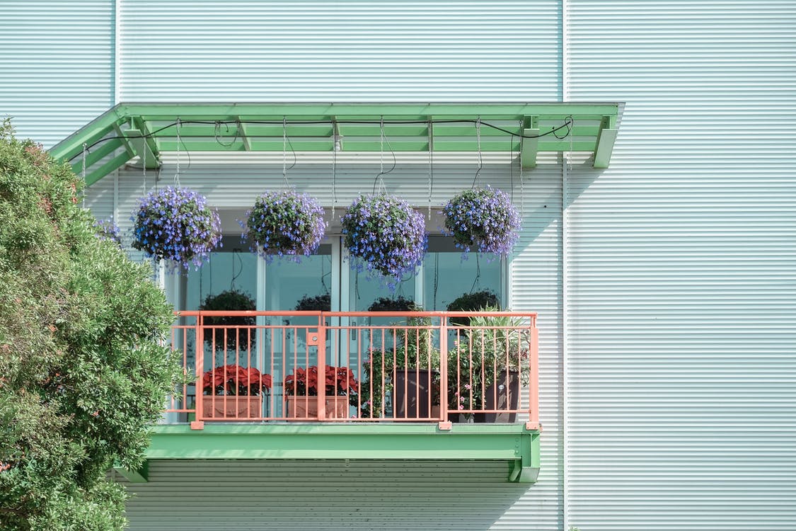 HOG article on 10 best balcony garden design 2022