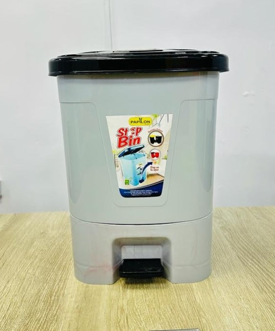 Papilon Plastic Pedal Waste Bin 30LTR