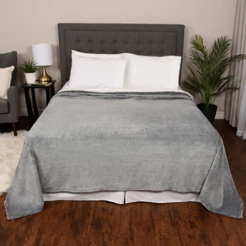 Kirkland Signature Plush King Blanket - 112" X 92" - Light Grey. Home Office Garden | HOG-HomeOfficeGarden | online marketplace