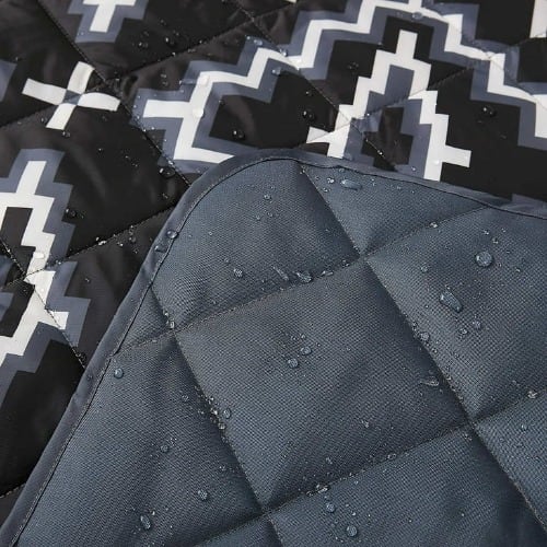 Pendleton Outdoor Packable Blanket ''water Resistant'' - Black 60in x 72in - 152cm x 182cm