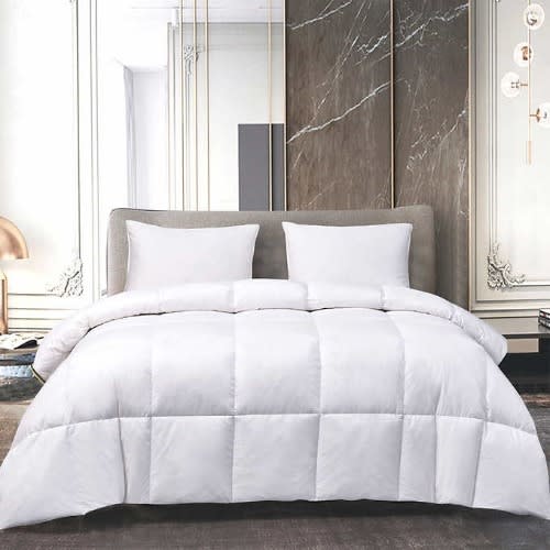 Hotel Grand - White Goose Feather & Down Full Queen Comforter - 88'' X 88''