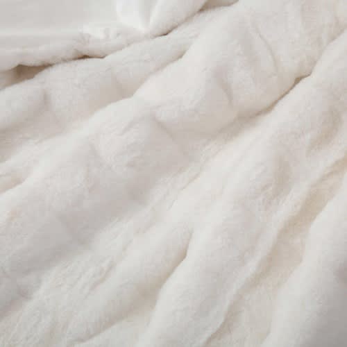 Berkshire Collection Faux Fur Plush Throw Blanket - 60"x70" - White. Home Office Garden | HOG-HomeOfficeGarden | online marketplace