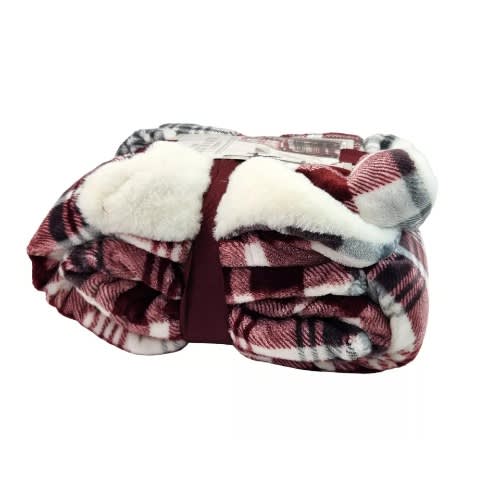 Life Comfort Ultimate Sherpa Faux Fur Throw - Red Plaid - 60'' X 70''. Home Office Garden | HOG-HomeOfficeGarden | online marketplace