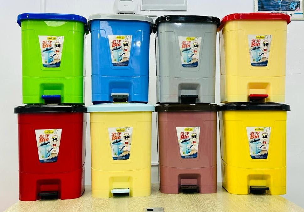 Papilon Plastic Pedal Waste Bin 30LTR