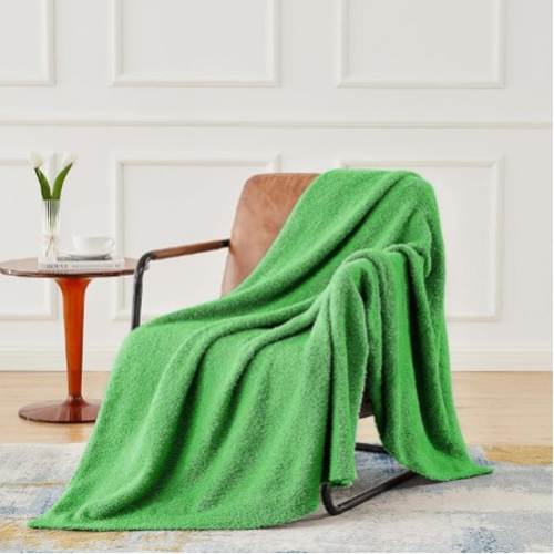 Cymula Super Soft Comfort Throw Blanket - Green. Home Office Garden | HOG-HomeOfficeGarden | online marketplace