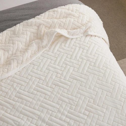 Korbliss Faux Fur King Quilt Blanket - 480gsm Fuzzy Soft And Warm Coverlet Light - Ivory @HOG - Home, Office, Garden, Online Marketplace

