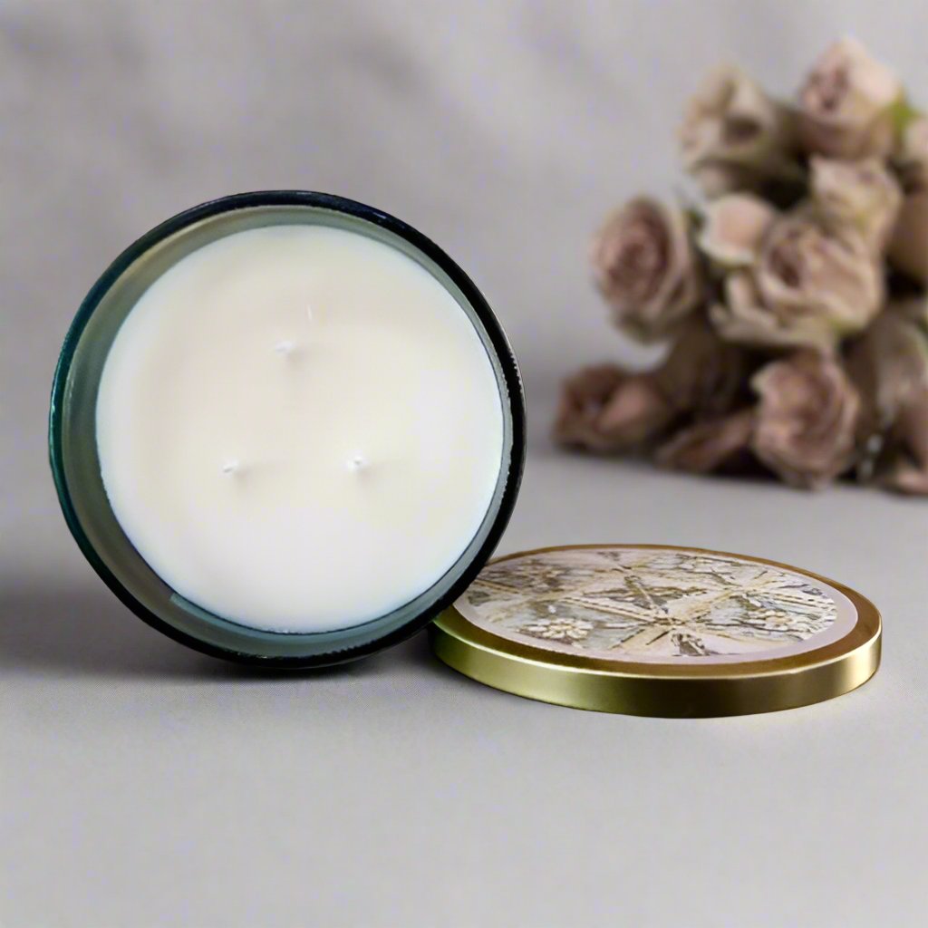 La Rosa Sacred Sage 14 Oz Candle - 397g @ HOG