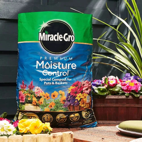 Miracle Gro Premium Moisture Control Potting Compost
 @ HOG